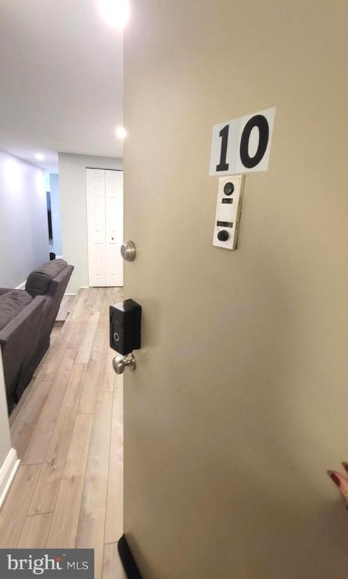 apt-10-10 Silverwood Cir, ANNAPOLIS, MD, 21403-3457 | Card Image