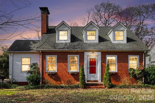 1209 Oakwood Ave, Gastonia, NC, 28052-7561 | Card Image