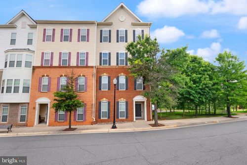 9502 Lee Ct, MANASSAS, VA, 20110-2569 | Card Image