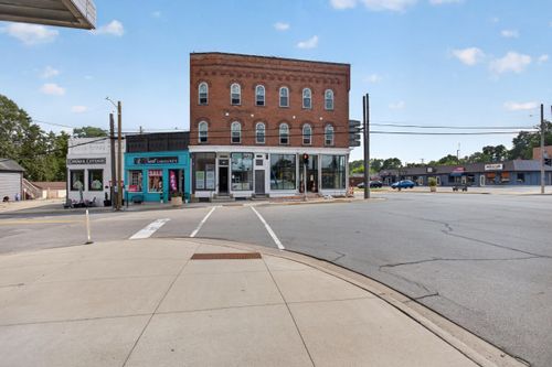 5-101 Monroe St, Brooklyn, MI, 49230-8556 | Card Image