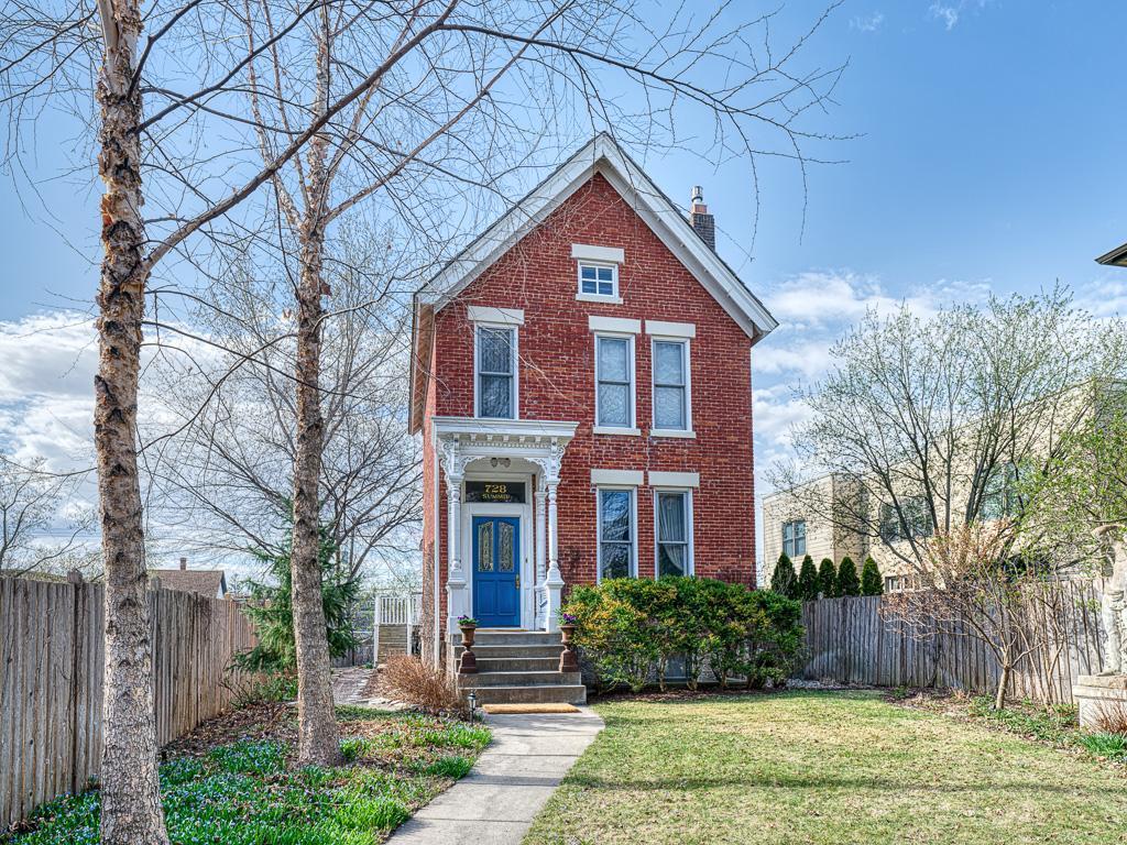 Summit Ave, Saint Paul, MN 55105