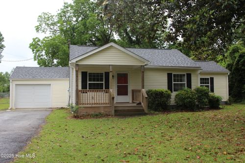 208 Charles St, Havelock, NC, 28532-2009 | Card Image