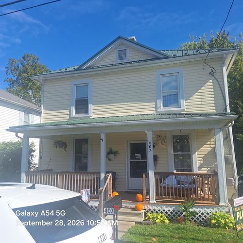 407 13th St, WAYNESBORO, VA, 22980 | Card Image