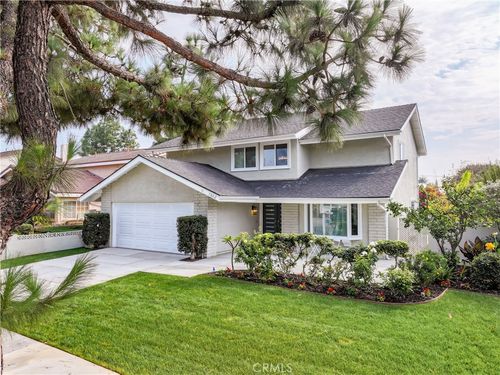 7862 Squaw Valley Way, Cerritos, CA, 90703-7843 | Card Image