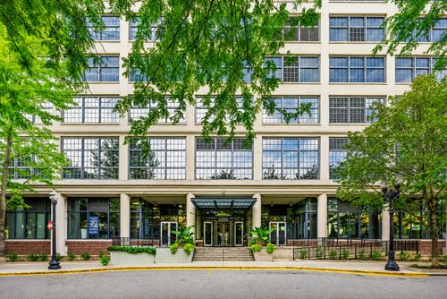 1112-900 N Kingsbury St, Chicago, IL, 60610-7451 | Card Image