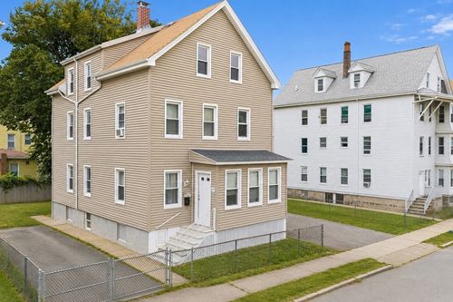 17 Salisbury St, New Bedford, MA, 02744-2502 | Card Image