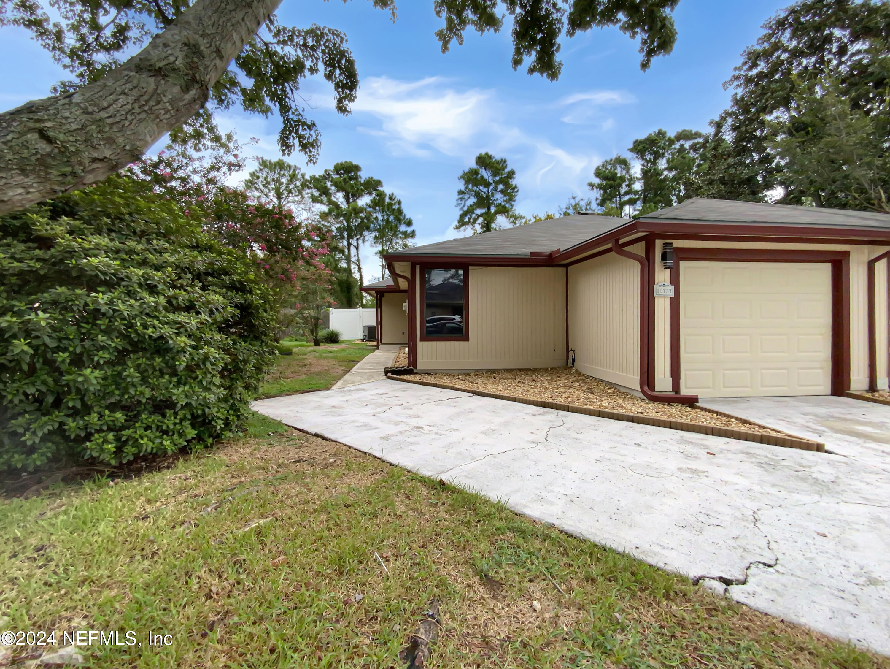 Ironstone Dr, Jacksonville, FL 32246