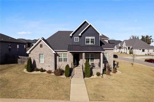 8001 W Bancroft St, Rogers, AR, 72758-5222 | Card Image