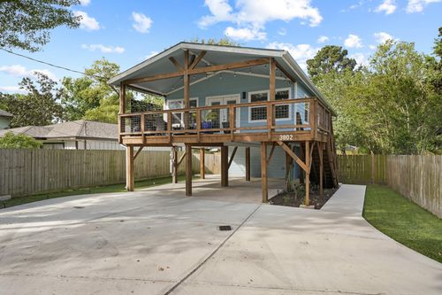 3802 Bayshore Dr, Bacliff, TX, 77518-1353 | Card Image