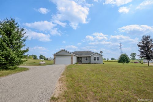 16017 Whippoorwill Ct, Manchester, MI, 48158-8744 | Card Image