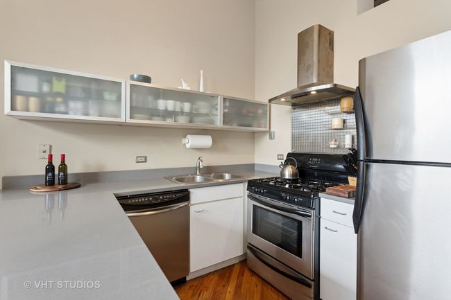 APT-305 - 601 Linden Pl, Condo with 2 bedrooms, 1 bathrooms and 1 parking in Evanston IL | Image 11