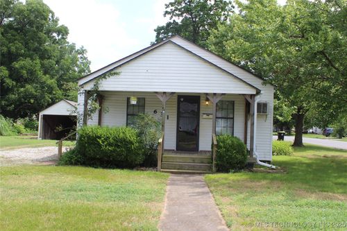 631 W 5th St, Ada, OK, 74820-3213 | Card Image