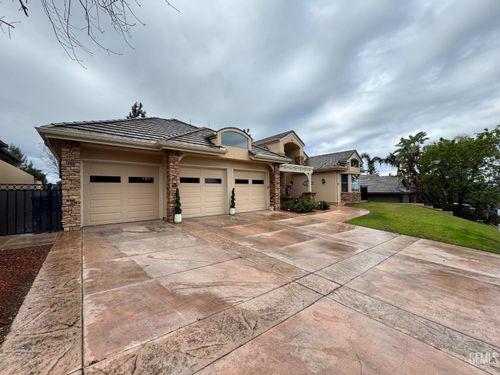 15507 Casa Club Dr, Bakersfield, CA, 93306-9557 | Card Image