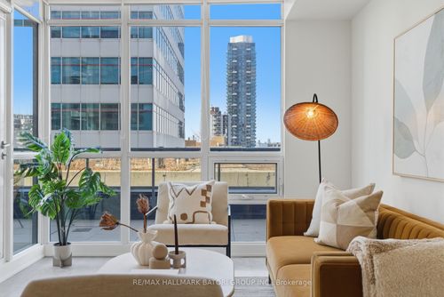 706-30 Roehampton Ave, Toronto, ON, M4P0B9 | Card Image