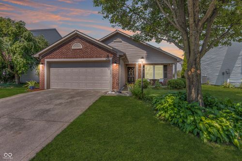 19137 Fox Chase Dr, Noblesville, IN, 46062-6618 | Card Image
