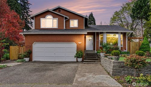 4002 Ne 7th Ct, Renton, WA, 98056-3800 | Card Image