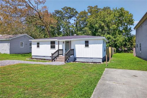 203 Windsor Ave, Smithfield, VA, 23430-1029 | Card Image