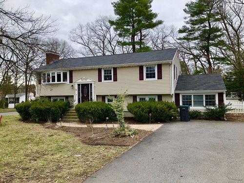 73 Pine St, Natick, MA, 01760-1207 | Card Image