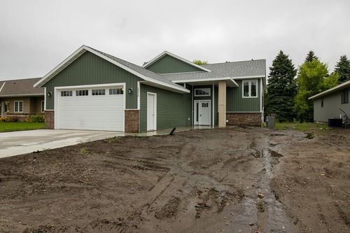 2216 Lake Ave, New Ulm, MN, 56073-4905 | Card Image