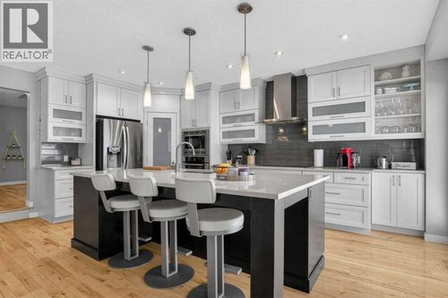 12 Wood Cres Sw, Calgary, AB, T2W4B6 | Card Image