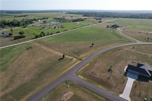 8 Wheatland Dr, Ottawa, KS, 66067-8501 | Card Image