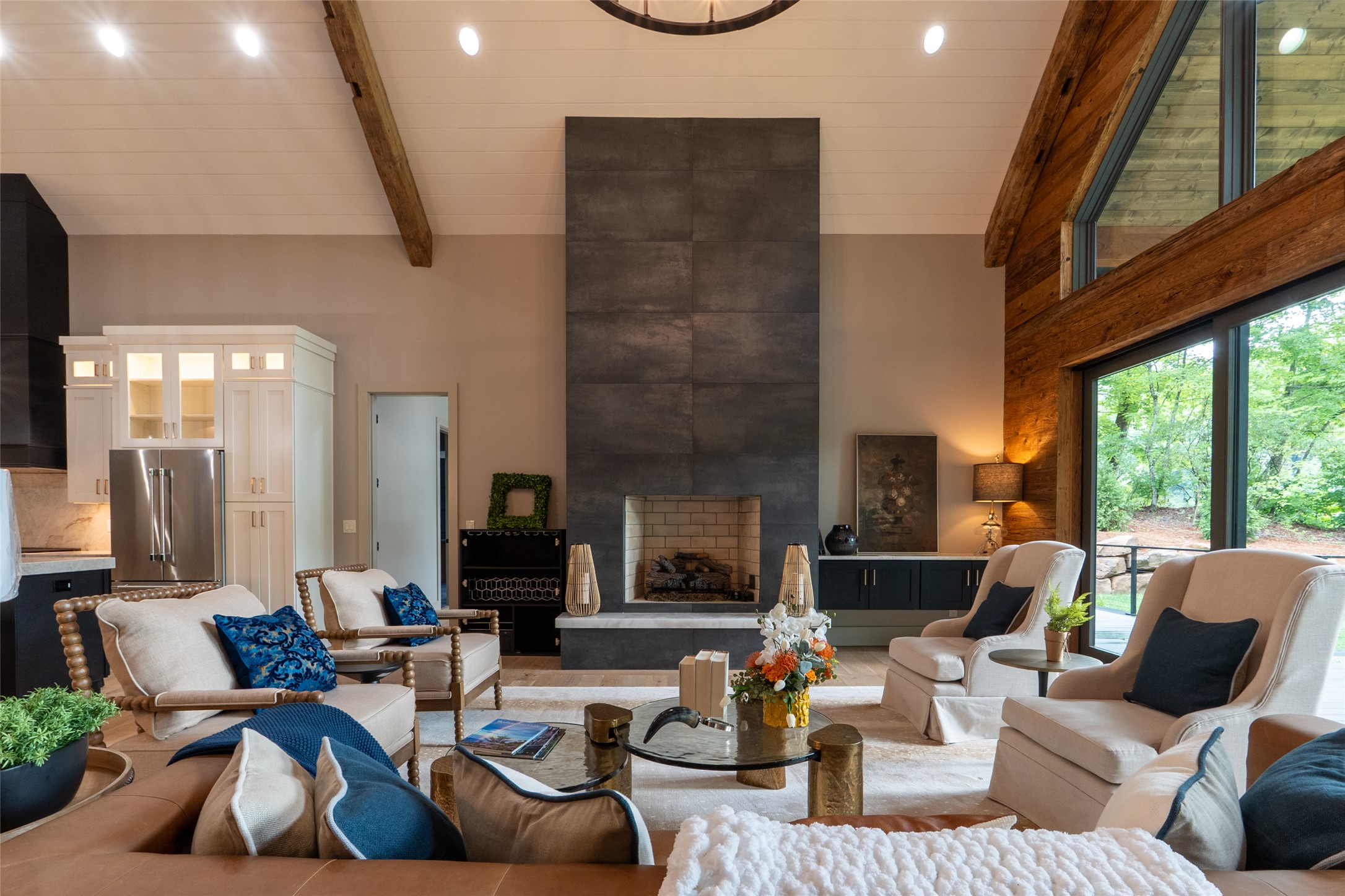 Residential in Sapphire 4