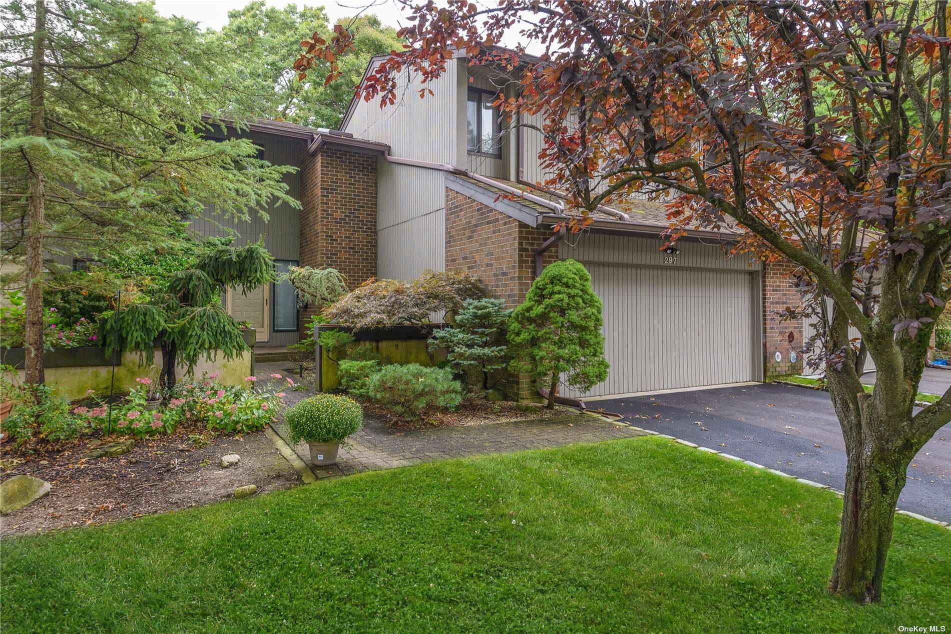 Vista Dr, Jericho, NY 11753