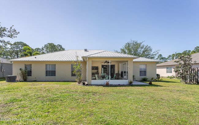 Back yard | Image 22