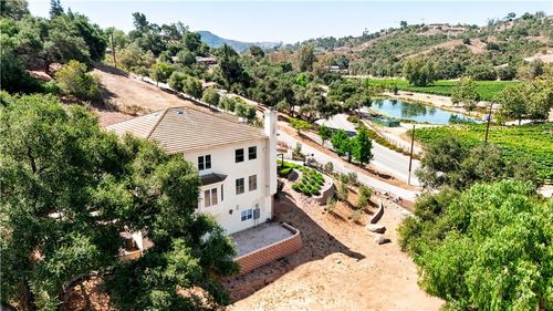 2424 Gird Rd, Fallbrook, CA, 92028-9687 | Card Image