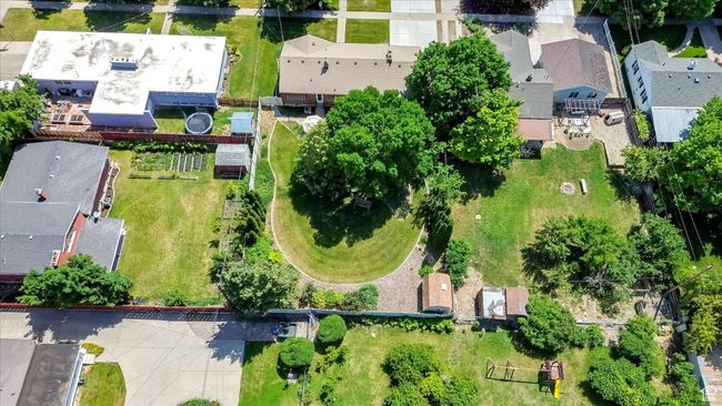 Aerial perspective of suburban area | Image 44