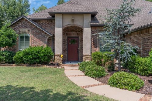 2113 Sycamore Creek Ave, Yukon, OK, 73099-7416 | Card Image