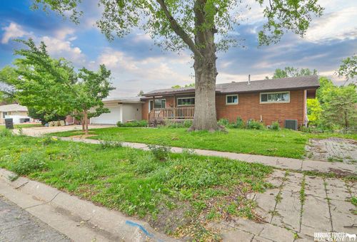 6224 Walker Avenue, Lincoln, NE, 68507 | Card Image
