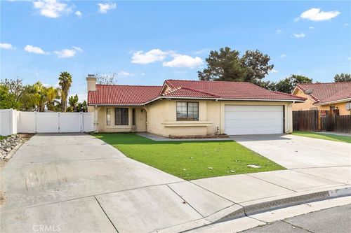 25420 Stephvon, Hemet, CA, 92544 | Card Image