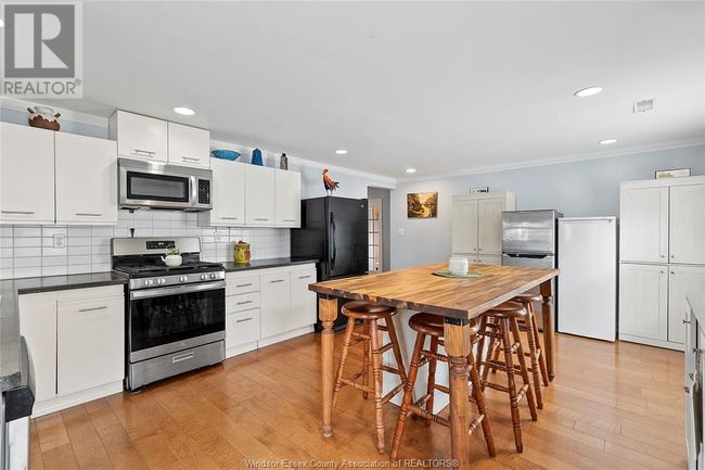 295 Clitherow St, House other with 2 bedrooms, 2 bathrooms and null parking in Harrow ON | Image 12