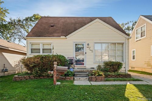 18696 Gaylord, Redford, MI, 48240-1967 | Card Image