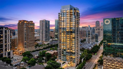 401-2900 Mckinnon St, Dallas, TX, 75201-1064 | Card Image