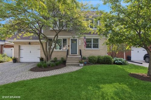 825 S Stone Ave, La Grange, IL, 60525-2727 | Card Image