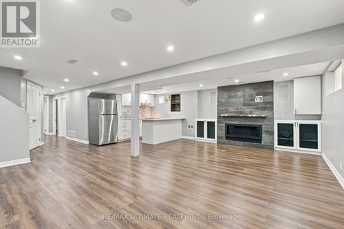 7639 Kittridge Dr, Mississauga, ON, L4T3L9 | Card Image