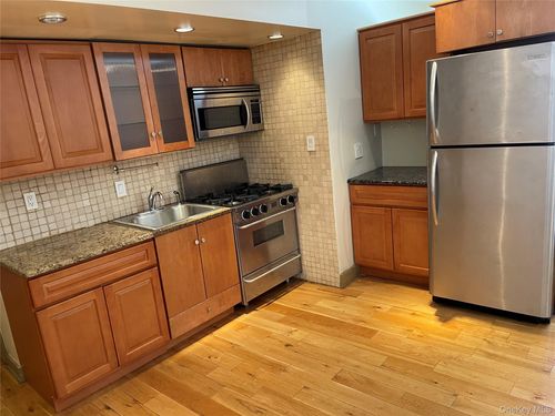 259-35 205th St, Bayside, NY, 11361-1239 | Card Image