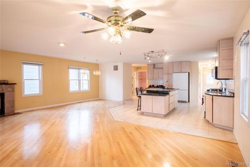 4333 Hunters Dr, Highland, MI, 48356-1935 | Card Image