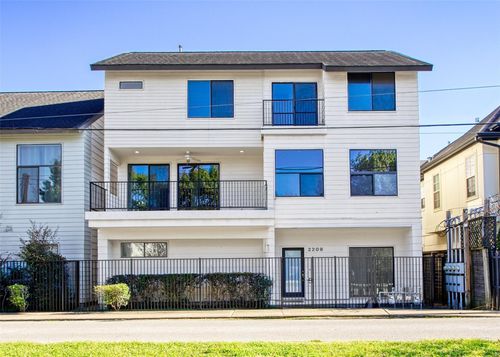 2209 Bastrop St, Houston, TX, 77003-5915 | Card Image