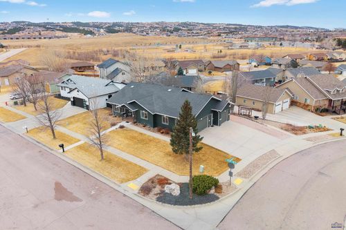 422 E Enchanted Pines Dr, Rapid City, SD, 57701-7754 | Card Image