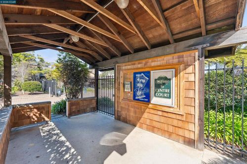 405 Centre Ct, Alameda, CA, 94502-6529 | Card Image