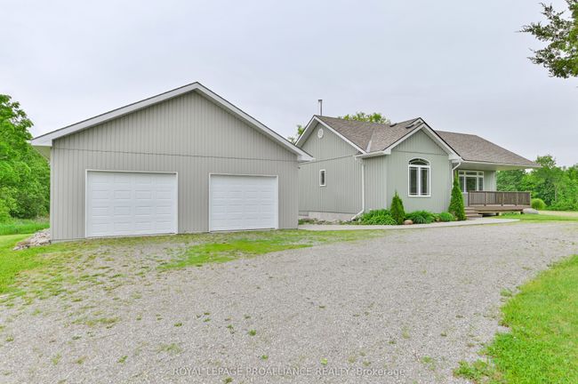 126 Squire Rd, House other with 3 bedrooms, 2 bathrooms and 8 parking in Springbrook ON | Image 5