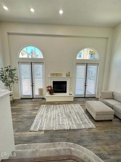 1232 Bayside Cir, Oxnard, CA, 93035 | Card Image