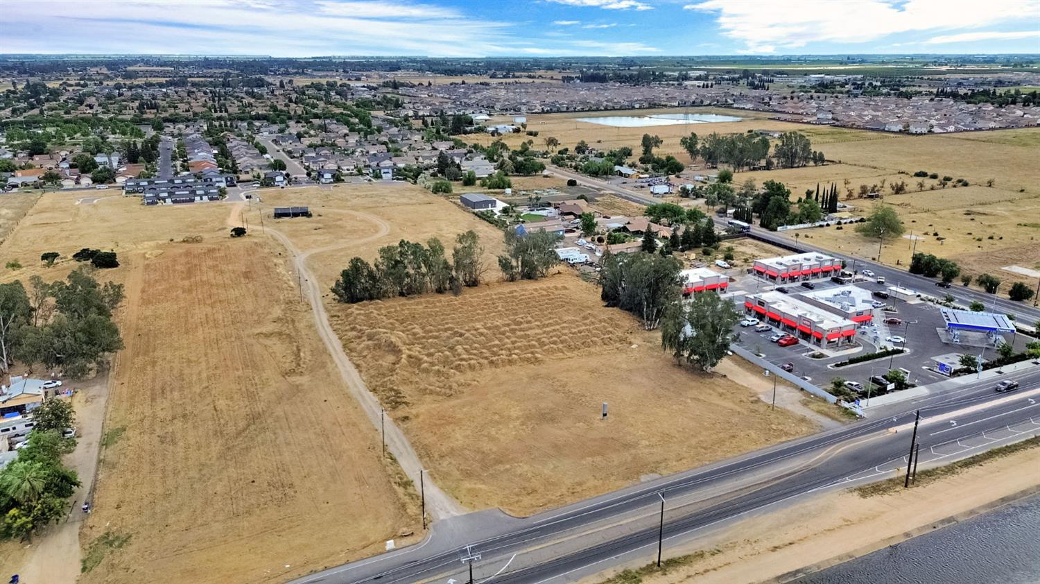 Land in Fresno
