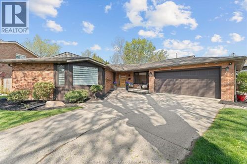 3480 Ouellette, Windsor, ON, N9E3L9 | Card Image