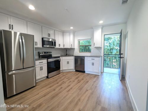 1900 Danese Court, Jacksonville, FL, 32207 | Card Image