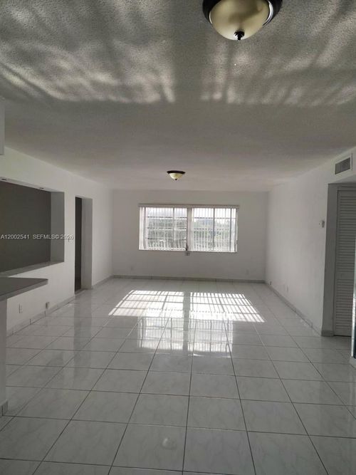 1c-200 Ne 12th Ave, Hallandale Beach, FL, 33009-4556 | Card Image