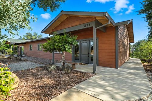 3821 Pebble Dr, Redding, CA, 96001-2229 | Card Image